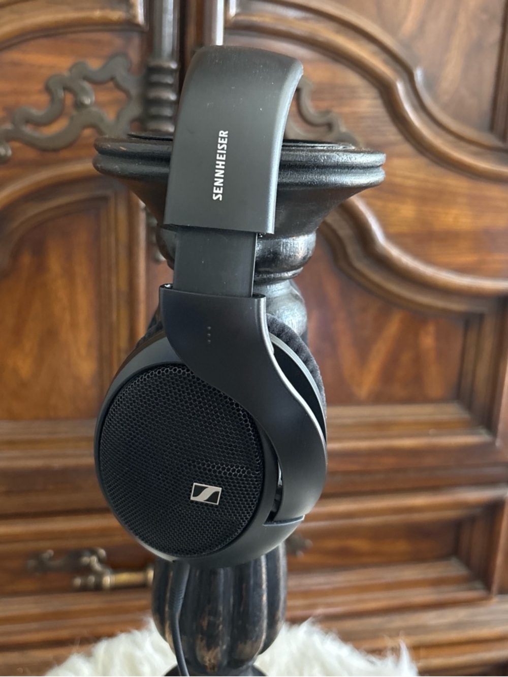 Sennheiser HD 560S Wired Over the Ear Audiophile Headphones